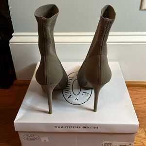 NEW Steve Madden Cookie Sock Bootie